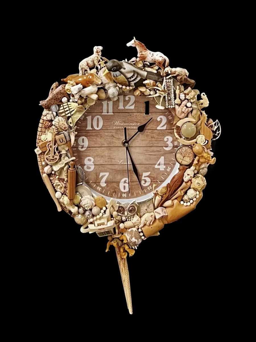 Camel colored memory clock